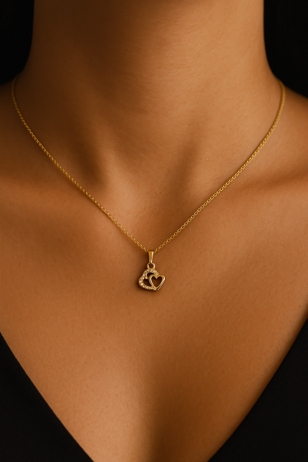 Collier Amore porté – acier inoxydable doré – Jewelya AG