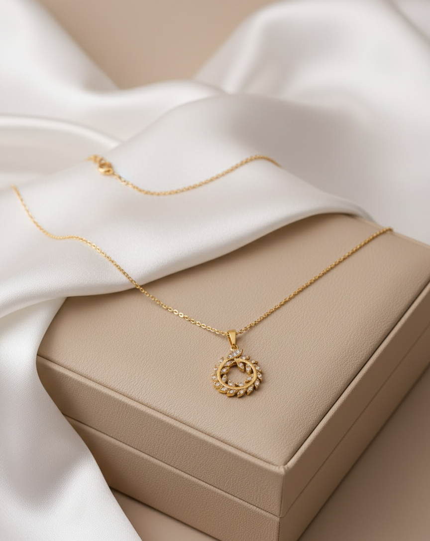 Collier Cirélia doré en acier inoxydable 316L – Jewelya AG